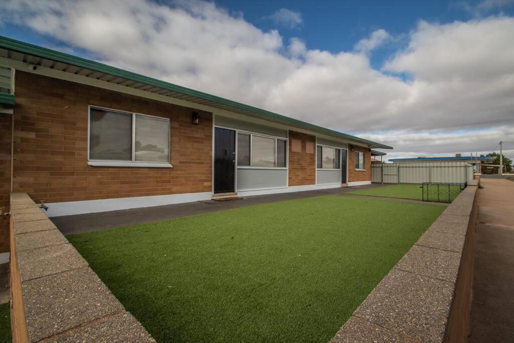 Willow Court Unit 2 Apartment Broken Hill Exterior photo